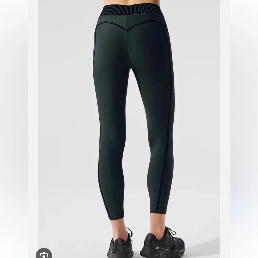 Alo Yoga Airlift High-Waist 7/8 Line Up Legging! - Picture 4 of 15